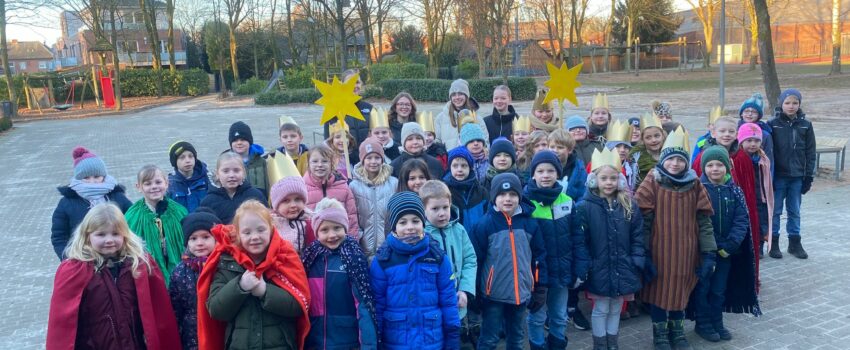 Sternsinger segnen die Sonnenschule